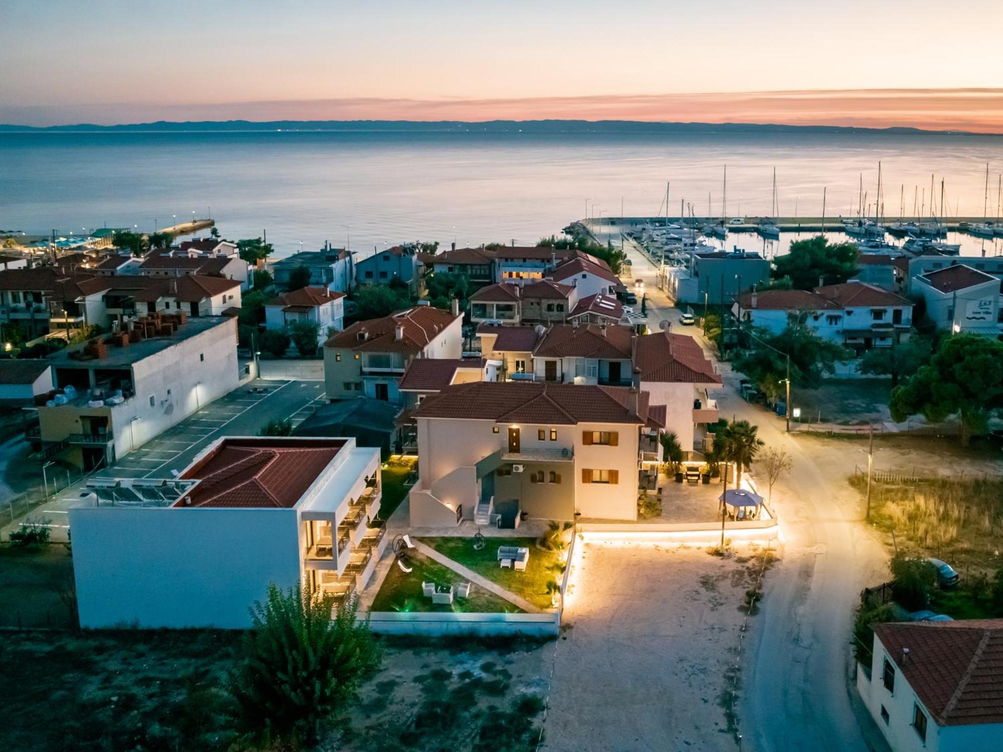 Antony'S Luxury Apartments Nikiti  Buitenkant foto